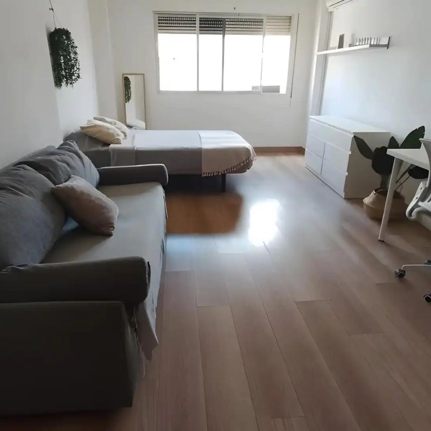 Piso de alquiler en Calle Fray Juan Sanchez Cotan, Cartuja - Photo 1