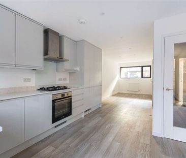 A newly renovated two bedroom house - Photo 2