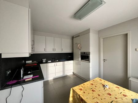 Bemeubeld 2 slaapkamer appartement te huur - Photo 3