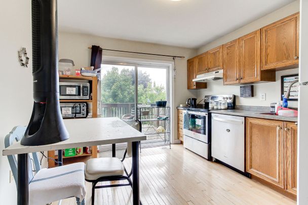 For Lease - 194 Livingstone Street Unit# Upper, Barrie, Ontario - Photo 1