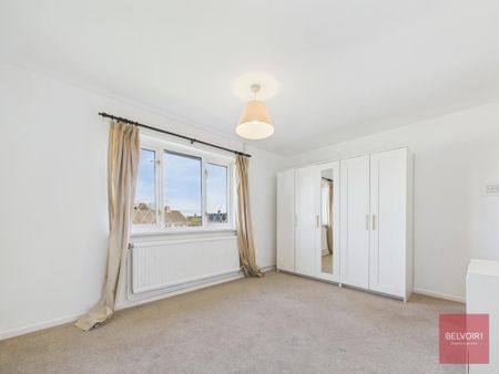 3 bedroom flat to rent - Photo 4