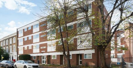 Bright and spacious studio apartment in a peaceful but highly convenient location close to Stockwell and Vauxhall stations. - Photo 2