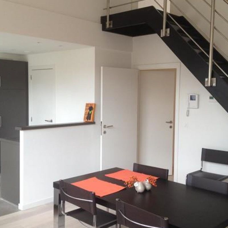 Proche de la Place du Luxembourg, Penthouse duplex meublé 3 chambres - Photo 1