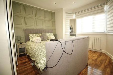 Bedford Crescent, Enfield, EN3 - Photo 5