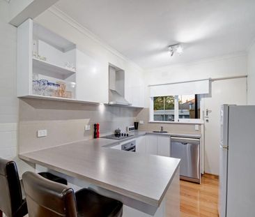 Step into effortless living with a focus on simplicity and convenie... - Photo 4