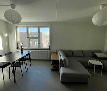 Private Room in Shared Apartment in Bergshamra - Photo 2