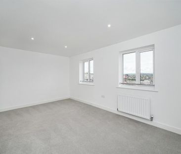 4 bedroom detached house to rent - Photo 2