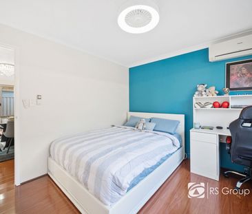 Contemporary Living with Timeless Charm in a Family-Friendly Haven - Photo 4