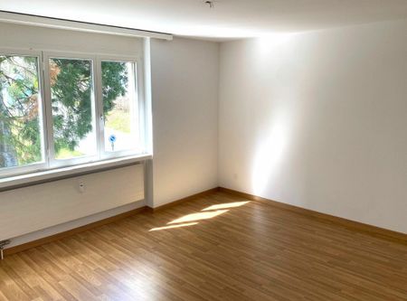 Gemütliche Wohnung an zentraler Lage in Degersheim! - Photo 2