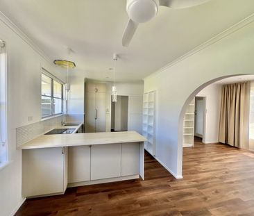 THREE BEDROOM HOUSE - Photo 5