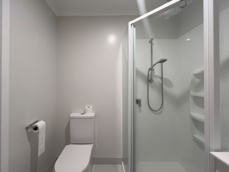 Near new two bedroom townhouse - Photo 4