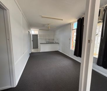 Feel the Sea Breeze - Photo 2