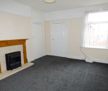 3 bed flat to rent in Portland Street, Pelaw, NE10 - Photo 5