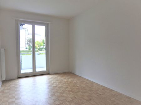 "helle, moderne 4.5-Zimmer-Wohnung mit Balkon an ruhiger Lage" - Photo 3