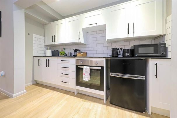 1 Bed Flat, St Aubyns, BN3 - Photo 1