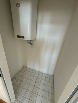 Sanierte Dachgeschosswohnung mit 3 Zimmern I Inklusive Badewanne - Foto 1