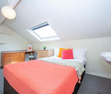 6 bedroom terraced house to rent - Photo 4