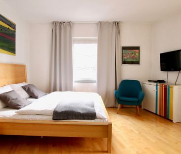 Zeitgemäß möbliertes Apartment im Herzen von Köln - Foto 1