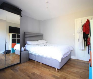 Price £1,350 pcm - Available Now - Unfurnished - Photo 2