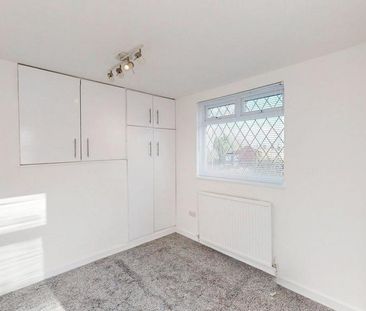 2 bedroom semi-detached house to rent - Photo 3