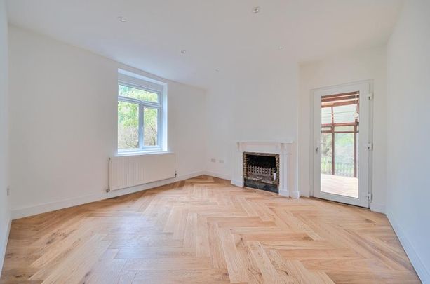 Juniper Terrace, Guildford - 3 bedrooms Property for lettings - Seymours - Photo 1