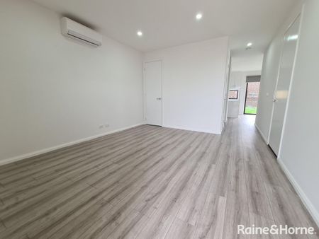 Modern Townhouse with central location - Photo 5