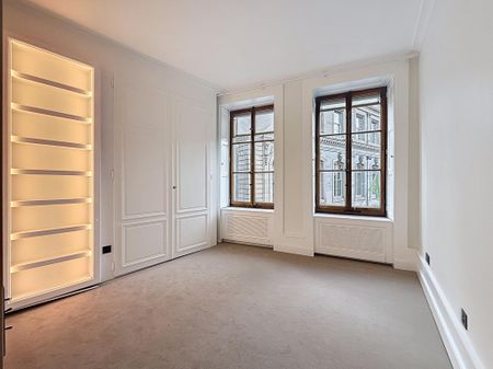 Sublime appartemnent rénové de 6 pièces niché au coeur de la Vieille-Ville - Foto 3