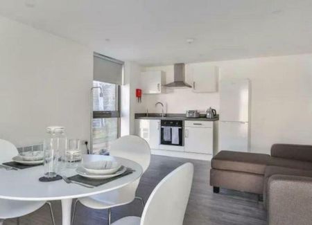 3 bedroom flat to rent - Photo 5