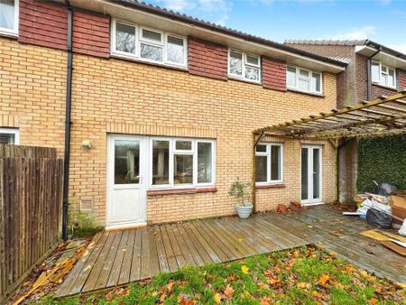 3 bedroom end of terrace house to rent - Photo 4