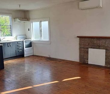 2 bedroom central with added storage rooms! - Photo 3