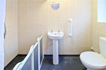 2 bedroom flat to rent - Photo 5