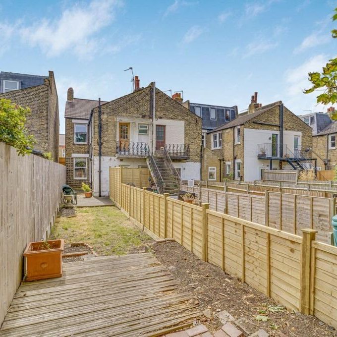 1 bedroom maisonette to rent - Photo 1
