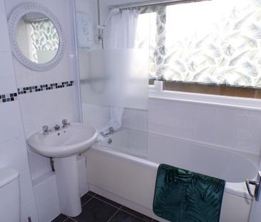 3 bedroom semi-detached house to rent - Photo 3