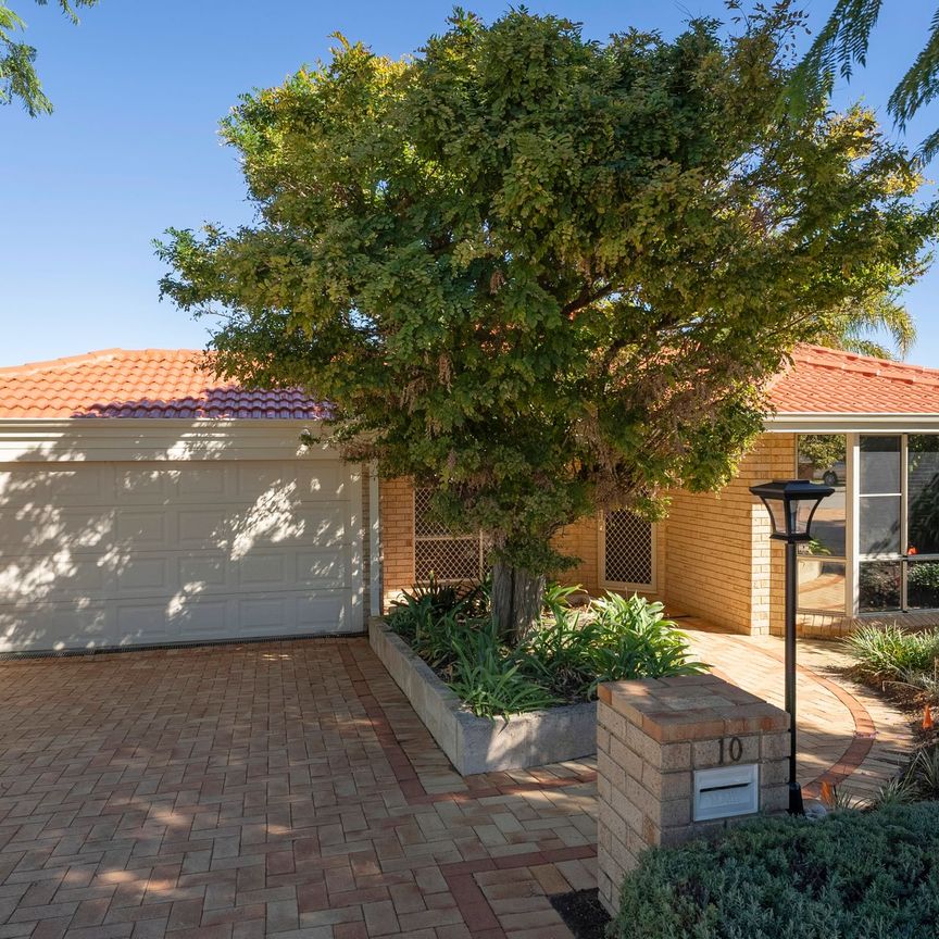Spacious Family Retreat with Modern Comforts in a Peaceful Location - Photo 1
