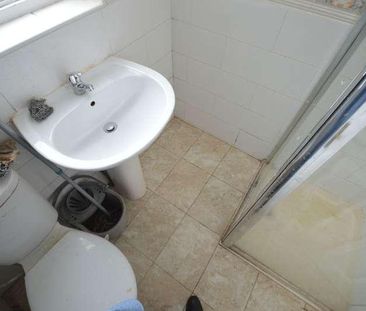 Bromhall Road, RM8 - Photo 4
