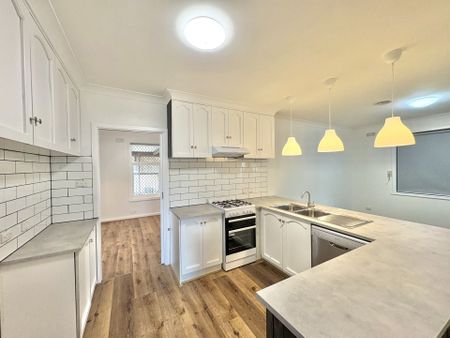 312 Old Sale Road Newborough VIC - Photo 5