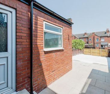 2 bedroom terraced house to rent - Photo 3