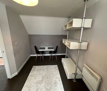 Apartment 6 Hand In Heart - Photo 1