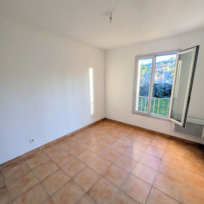 AIX EN PROVENCE APPARTEMENT T3 TERRASSE ET GARAGE, - Photo 1