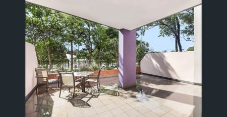 Oversized balcony with oval facing - Photo 4