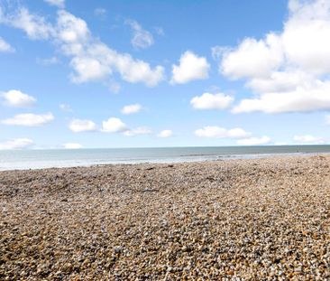 Seafields, East Bracklesham Drive - Photo 1