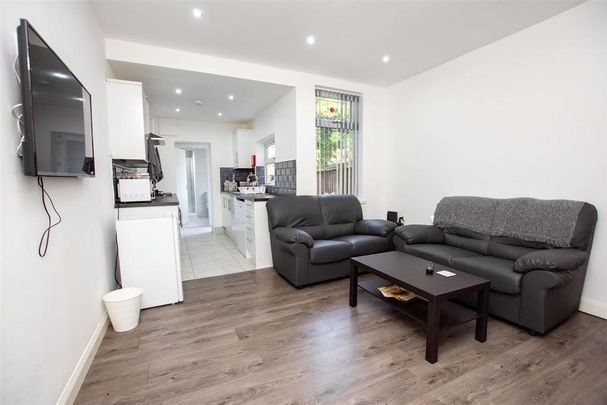 4 bedroom house to rent - Photo 1