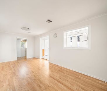 PERFECT FAMILY HOME IN SEABROOK PRIMARY SCHOOL ZONE! - Photo 5