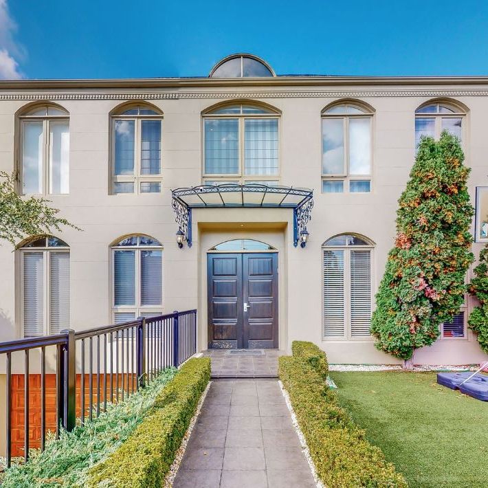 Be immersed in a luxurious Lifestyle of striking sophistication - Photo 1