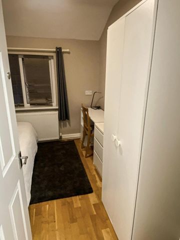 1 bedroom in a house share to rent - Photo 3