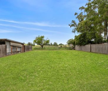 Character filled Cottage - Photo 6