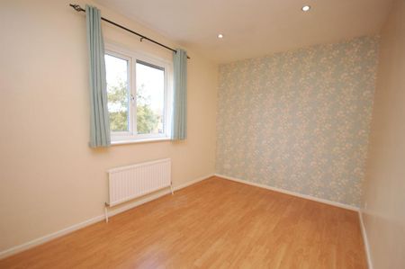 2 bedroom end of terrace house to rent - Photo 4