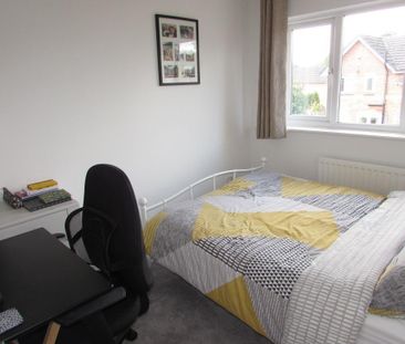 2 bedroom mews to rent - Photo 1
