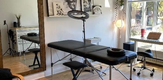 Superbe et grand 4 1/2 TRÈS lumineux et tranquille - Photo 2