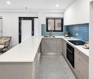 Beachside Living At Its Best - Photo 5